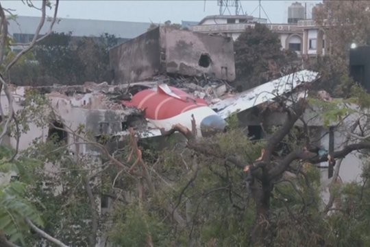 „Air India“ katastrofos aukų skaičius pasiekė 279: parodė, kas liko iš lėktuvo