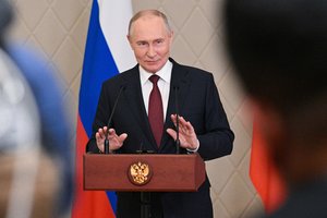 Rusija padės Kazachstanui statyti pirmąją branduolinę jėgainę