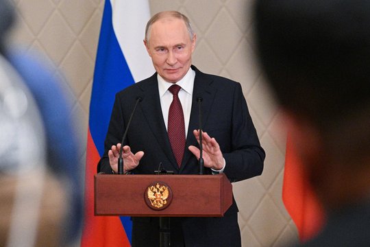 Rusija padės Kazachstanui statyti pirmąją branduolinę jėgainę