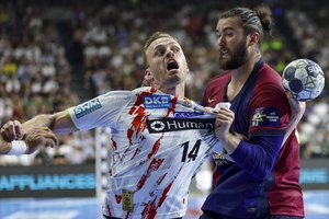 Raudonų kortelių išretinta „Barcelona“ žemyno rankinio karūną perleis vokiečiams