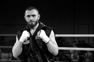 Berlyno stotyje užmuštas iš Rusijos pasitraukęs nenugalimas boksininkas – čečėną į kaklą peiliu nudūrė afganai