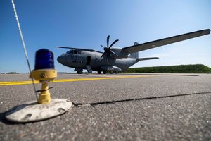 Aiškėja daugiau detalių dėl lietuvių evakuacijos iš Izraelio: kariuomenės lėktuvas laukia kaimyninėje šalyje