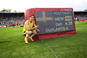 Beprotybė Stokholme – A. Duplantis jau 12 kartą pagerino pasaulio rekordą