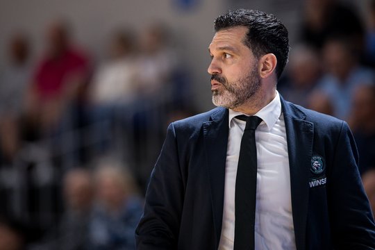 Be darbo ilgai neužsibuvo: „Wolves“ treniravęs italas jau kraunasi lagaminus į kitą klubą