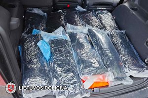 Sostinės kriminalistų laimikis – 20 kg kanapių: jų kaina juodojoje rinkoje siekia apie 100 000 eurų