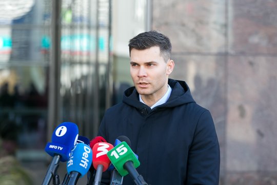 Š. Stepukonį paliko su apykoje – ją privalės nešioti mažiausiai dar tris mėnesius