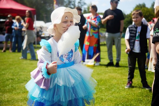 Jubiliejinėje „Mamų unijos“ šeimų vasaros šventėje – gausybė pramogų ir žinomi veidai