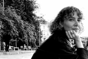 Režisierė Ieva Tamoševičiūtė: apie kūrybinį procesą ir tylos svorį premjeroje „Tyliai tyliai“