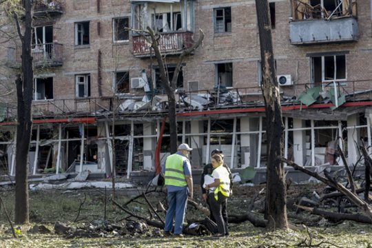 Rusijai paleidus šimtus dronų ir raketų – gedulo diena Kyjive