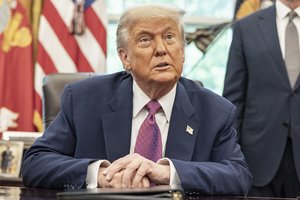 Iš D. Trumpo – įspėjimas Irano lyderiui: „Jis yra lengvas taikinys“