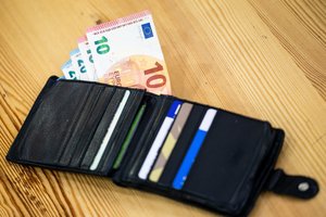 „Kaip buvo jovalas, taip ir liko“: mokesčių pertvarkai – aštri kritika