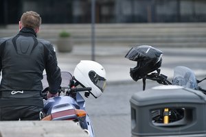 Klaipėdiečiui trūko kantrybė dėl motociklų Senamiestyje: pyksta, kad vieni lygesni už kitus