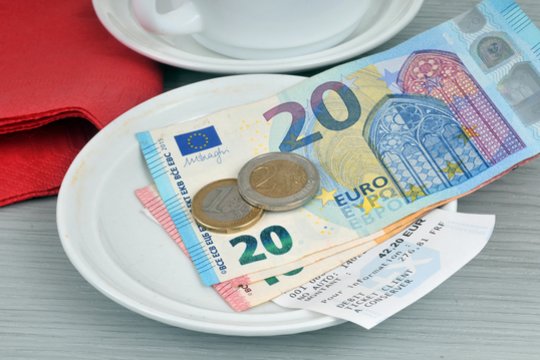 Toks elgesys gali įžeisti padavėją – venkite to palikdami arbatpinigius