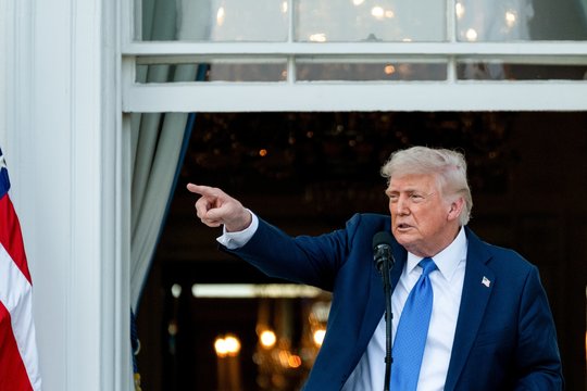 Izraelio ir Irano konfliktas. D. Trumpas pasisakė apie smūgius Iranui