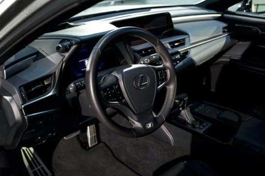 Vilniuje iš požeminės aikštelės pavogtas apynaujis automobilis „Lexus“