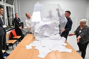 Lenkijos teismas aptiko per prezidento rinkimus atiduotų balsų skaičiavimo klaidas