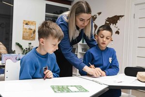 Rugsėjis be ašarų: kaip ruoštis pirmai klasei su šypsena?