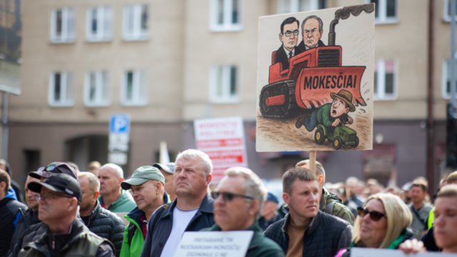 Ūkininkai jau išrikiavo savo techniką sostinėje: „Ką pasėsi – tą nusineš mokesčiai“