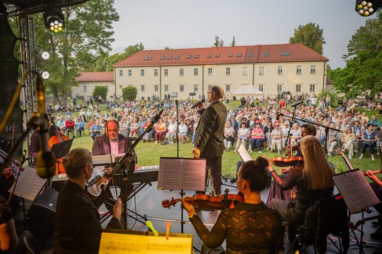 E. Seiliaus rengiamo festivalio pabaigos akordas – Lietuvoje neskambėjusi M. Ravelio opera