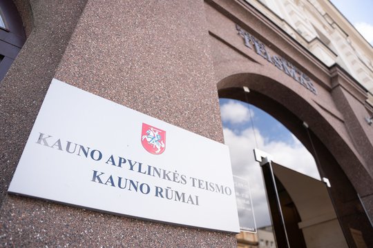 Slaptu pacienčių filmavimu kaltinamas ginekologas V. Abraitis negalės dirbti dar mažiausiai tris mėnesius