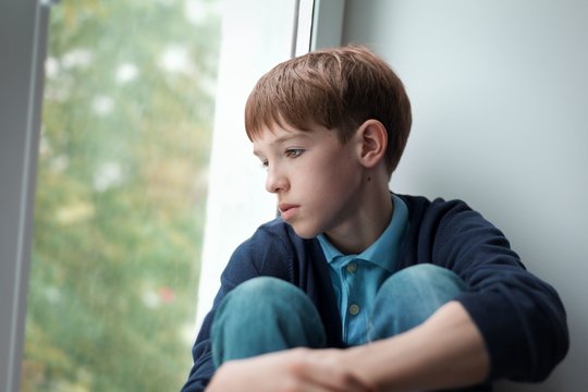 Motina paliko devynmetį sūnų gyventi visiškai vieną ir pabėgo pas mylimąjį: kelia nuostabą, kaip vaikas sugebėjo tvarkytis