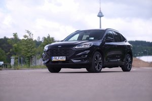 Naudoto „Ford Kuga Plug-in“ (nuo 2019 m.) testas: kuo jis panašus į „Toyota“ hibridus