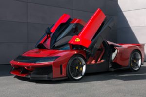„Ferrari“ atideda savo antrojo elektromobilio debiutą: vienos datos laukia su nerimu