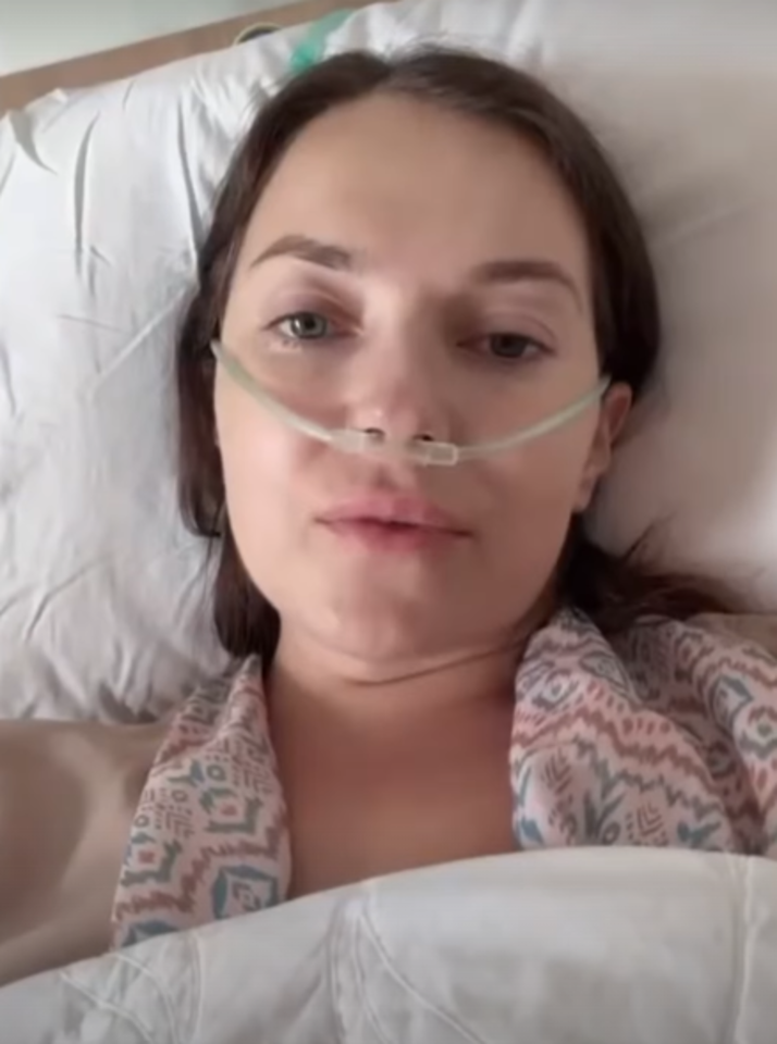 Dėl ūmios kepenų venų trombozės merginos būklė šiuo metu yra itin sunki.<br>Stop kadras.