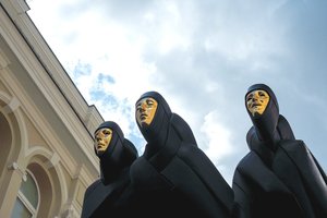 Skaudi kartų kaita pagrindiniame šalies dramos teatre kelia erzelį