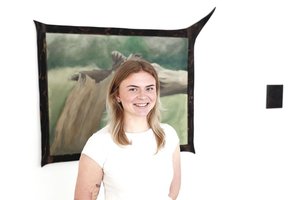 Naftininkų mieste gimusios lietuvės atminties paveiksluose – potėpiai nafta