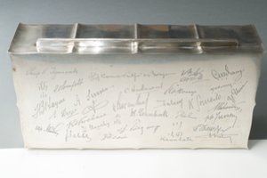 Ypatinga dovana Maskvoje dirbusiam Lietuvos karo atašė primena skaudžias Lietuvos istorijos pamokas