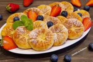 Minkšti, purūs ir gražūs, kaip gėlytės: išdavė gardžiausių varškėčių paslaptį