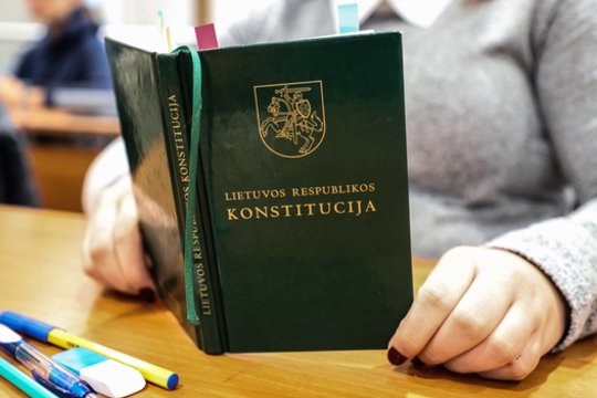 Seimo teisininkai svarsto, ar siūlymas gerinti gydymo paslaugas buvusiems prezidentams atitinka Konstituciją