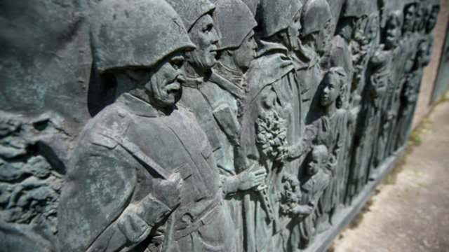 P. Kuzmickaitė įsitikinusi – pataisomis siekia stabdyti desovietizacijos procesą: turime būti tame pačiame puslapyje