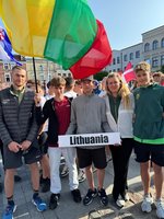 Sėkmingas Lietuvos atstovų startas jaunimo buriavimo čempionate: po pirmos dienos tarp kone 300 dalyvių – tarp 30 geriausiųjų