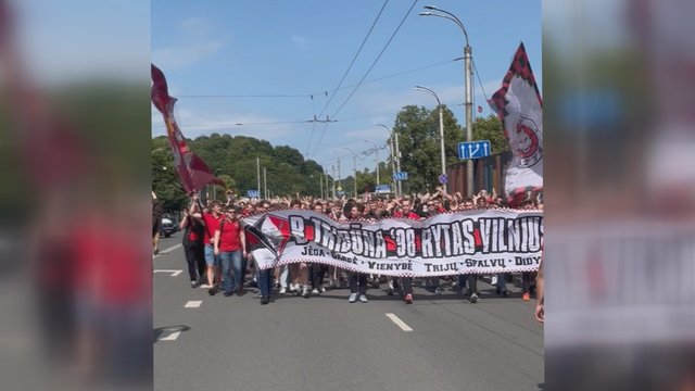 Pakeliui į finalinę dvikovą – įspūdingas Vilniaus „Ryto“ sirgalių šou: vaizdai tiesiogiai iš Kauno