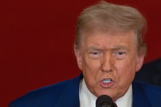 JAV sudavus smūgį Iranui – D. Trumpo įspėjimas ir padarinių vaizdai: štai kas liko iš urano sodrinimo komplekso