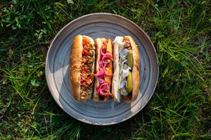 Daugiau nei tik dešrelė bandelėje: įspūdingai skanūs dešrainiai be ilgo ir sudėtingo pasiruošimo