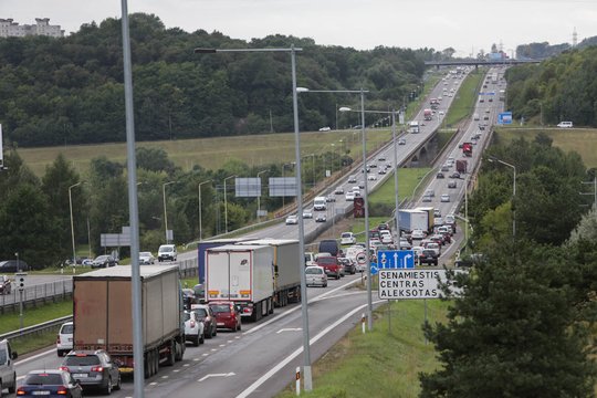 Šalyje plečiamas mokamų kelių tinklas: iki šiol sistema leido išvengti mokesčio