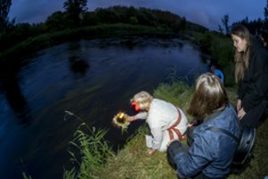 Rasų šventės tradicijos – neatsiejamos nuo erotikos: kas šnabždama tamsoje?