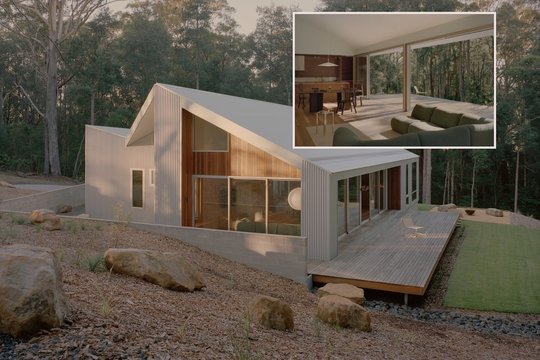 Šis pakrantėje išdygęs namas yra visiškai be pretenzijų, bet svarbiausias čia – jo fasadas