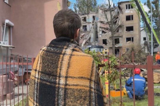 Kraupią ataką išgyvenę ukrainiečiai dalijasi emocijomis: „Pabudau griuvėsiuose“