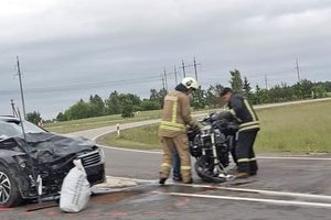 Ieškomas tragiškos avarijos kaltininkas, pražudęs jaunus klaipėdiečius: našlaičiais paliko tris mažamečius vaikus