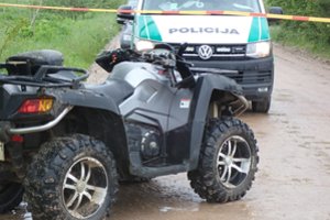 Pasvalio rajone apvirto jauno vyro vairuojamas keturratis – sužalotas kartu važiavęs paauglys