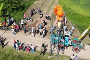 Ūkininkai Lietuvoje pirmą kartą surengė „Traktorių dakaro“ lenktynes