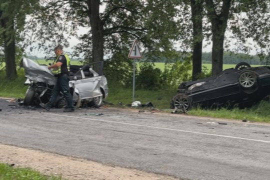 Avarija Širvintų rajone: susidūrus automobiliams, nukentėjo 4 žmonės