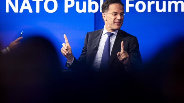 M. Rutte ragina skubiai didinti gynybos išlaidas: Rusijos ginklavimosi tempas – stulbinantis