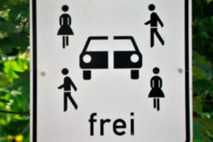 Europos keliuose atsirado naujas ženklas: vairuotojams sumaištį kelia iki šiol