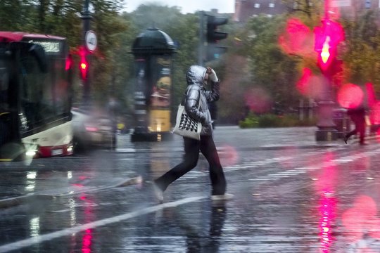 Vėjuoti orai mažino elektros kainą 