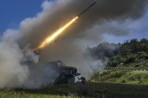 Įspėja apie rusų pažangą ir griūvančią ukrainiečių gynybą: „Kitas žemėlapio atnaujinimas nuvils“